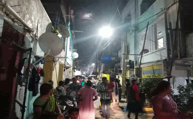 హైదరాబాద్‌ బోరబండలో భూమి నుంచి భారీ శబ్దాలు