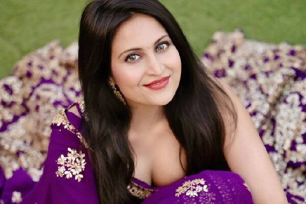 కాదంబరి జత్వానీ కేసు.. ఏసీపీ, సీఐ సస్పెండ్