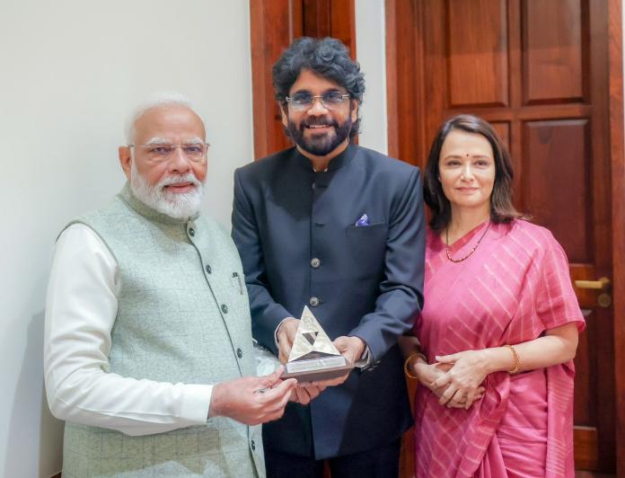 ప్రధానితో అక్కినేని కుటుంబం..!