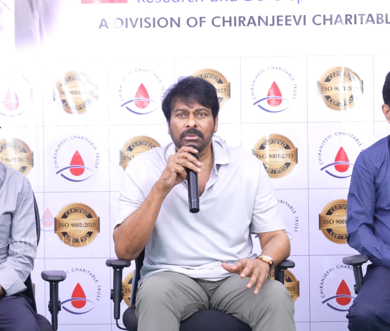 రక్త దాతలకు మెగాస్టార్ సత్కారం..!