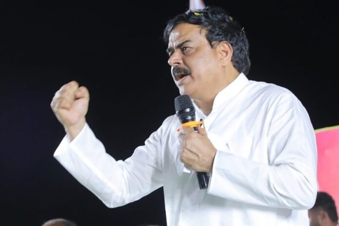 దేశానికి ఉపయోగపడేలా పవన్ ఎదగాలి : నాదెండ్ల మనోహర్