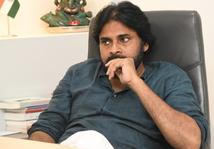 Pink Remake: Why Pawan Kalyan is taking time to start Pink Remake?