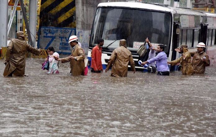 Trending: Flooding Of Water On Flyovers In Hyderabad!