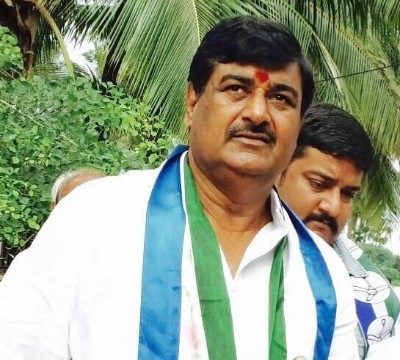 Ysrcp Leader Compares Unemployed Youth To Dogs!