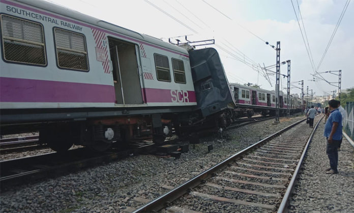 mmts Kacheguda Mmts Accident: Loco Pilot Stuck In Between Two Engines