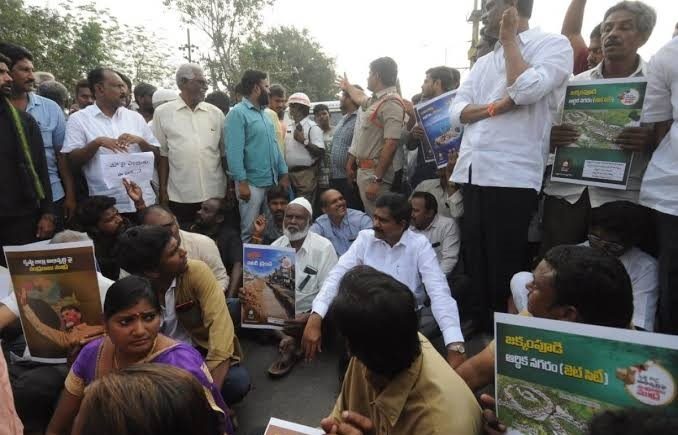 Ysrcp Leader Breathes Fire On Amaravati Farmers Protest
