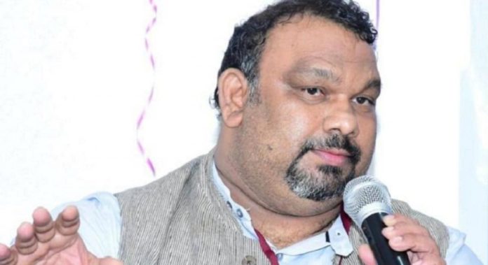 Kathi Mahesh New Drama: Katthi Mahesh Turns Anti-jagan