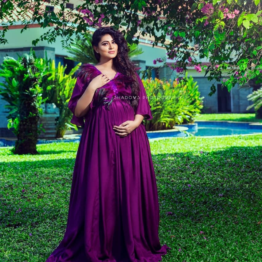 Actress Sneha Maternity Photoshoot 