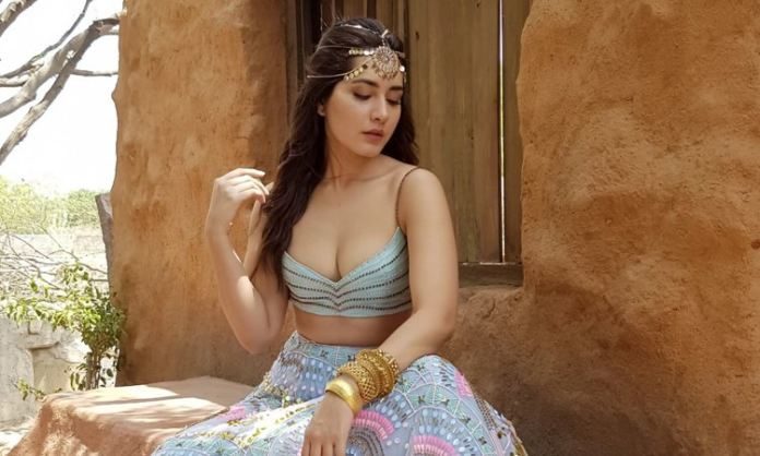 What Is Rashi Khanna Doing In This Lock Down?