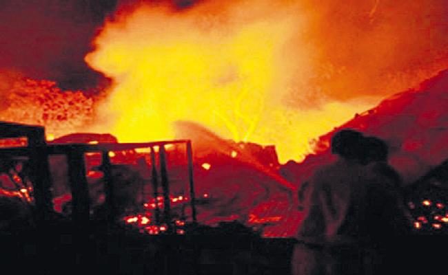 Big Fire Blast In Vizag Pharma City .. 1 Dead ??
