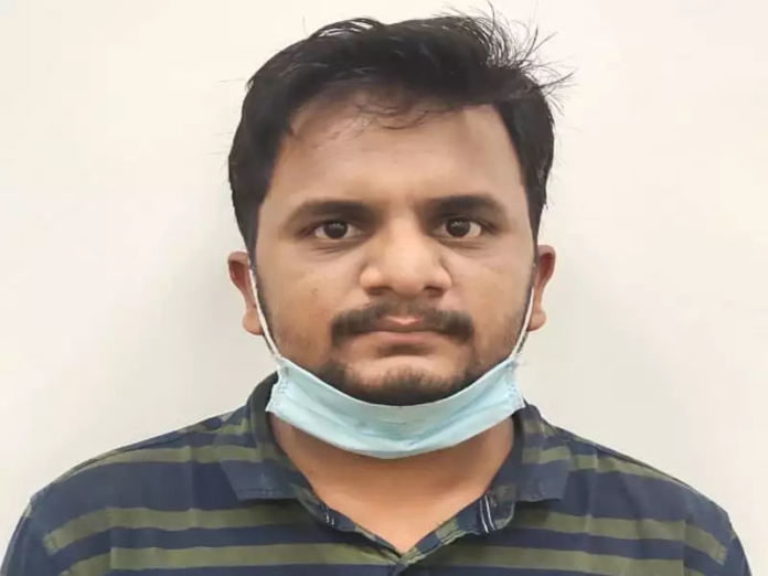 A Fake Doctor Who Had Been Treating Cops For Covid-19 Arrested