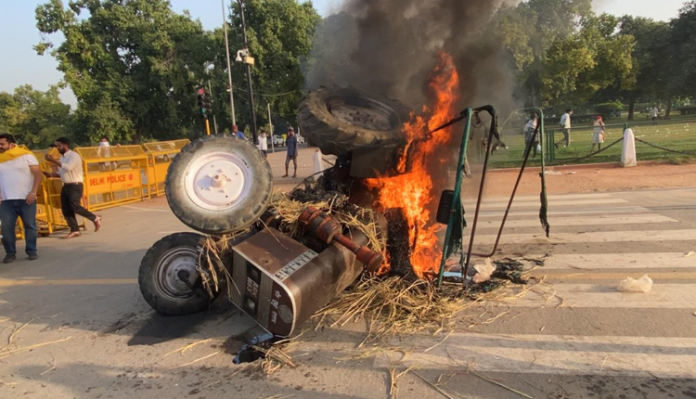 Punjab Youth Congress Set Tractors Ablaze At India Gate