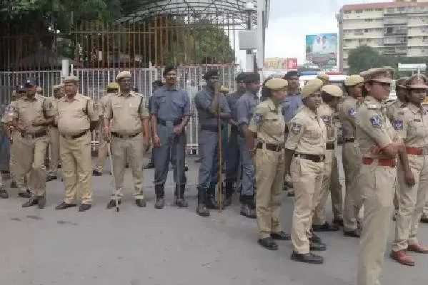 Police Put Bjp Leaders Under House Arrest