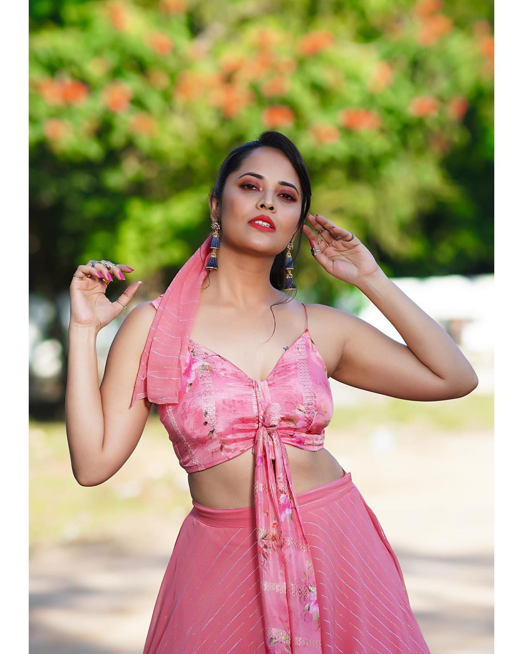 Pic Talk : Anasuya Teases Fans With Her Hot Looks!