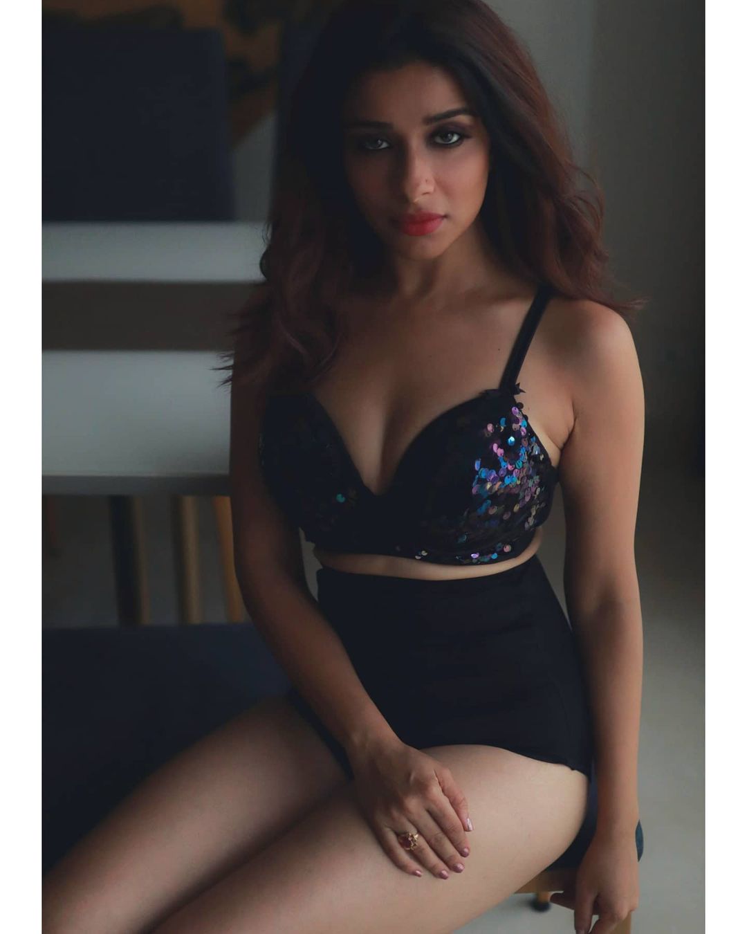 Sizzling Hot Nyra Banerjee