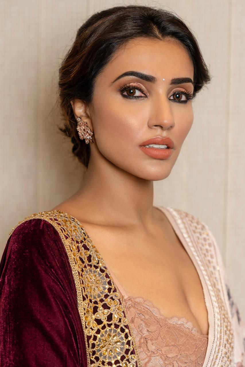 Akshara Gowda Hot Photoshoot TeluguBulletin