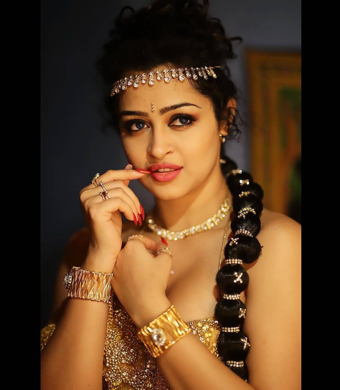 Apsara Rani Sizzling Photoshoot - TeluguBulletin.com