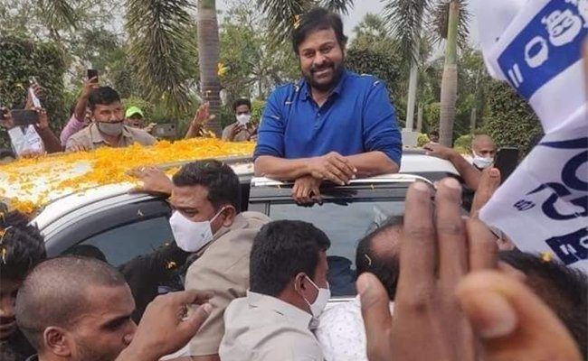 Chiranjeevi Gets A Grand Welcome In Rajahmundry As He Leaves For Acharya Shoot