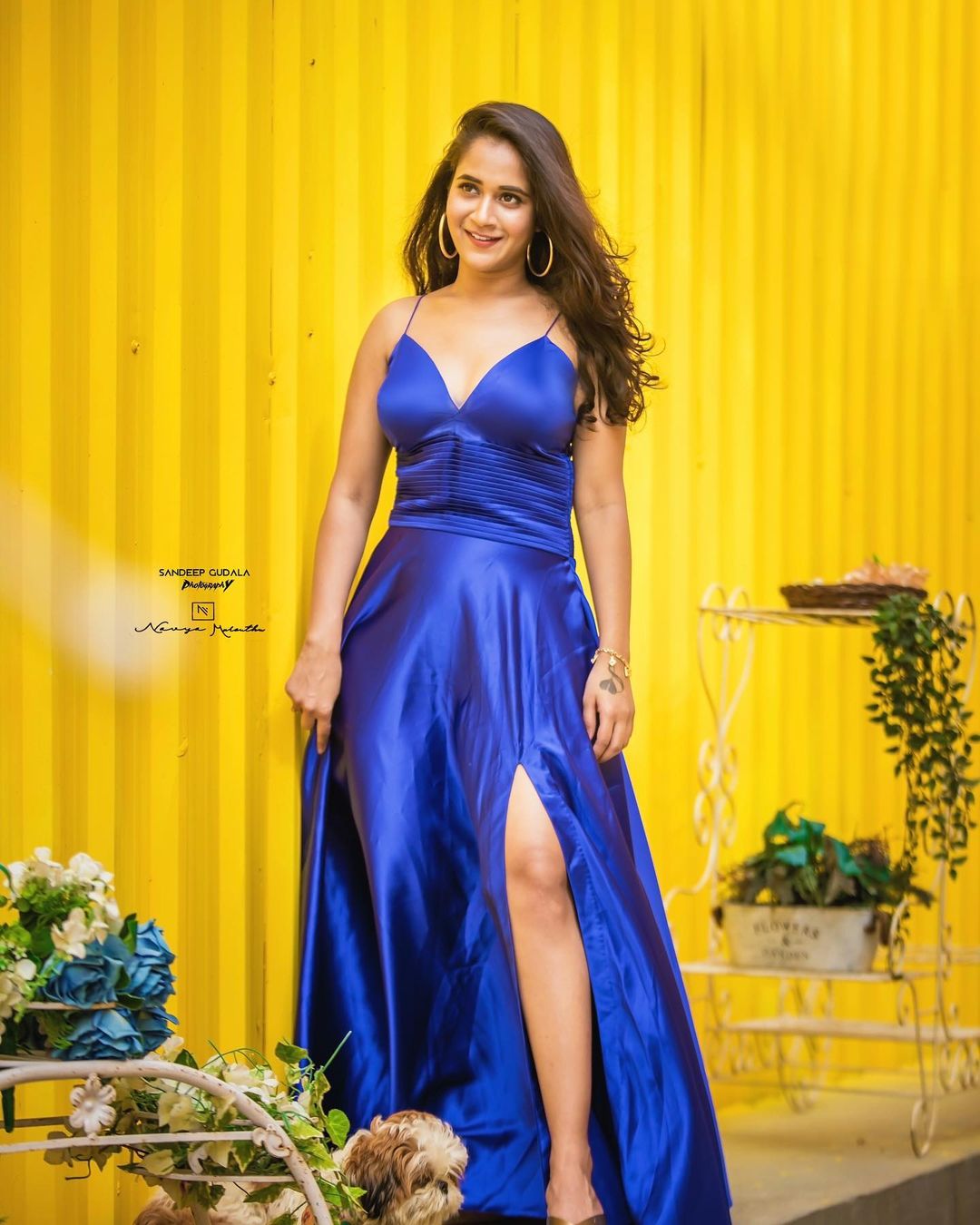 Deepthi Sunaina Latest Hot Photoshoot Stills | Indian fashion saree,  Stylish dress designs, Lehnga designs