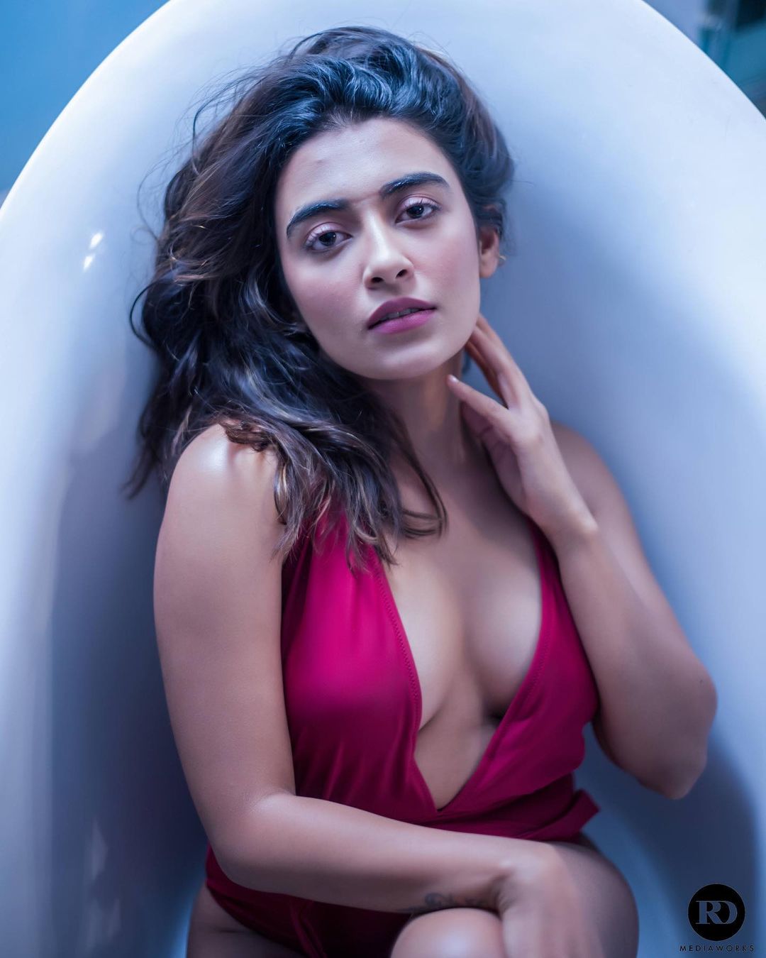 Jinal Joshi hot cleavage