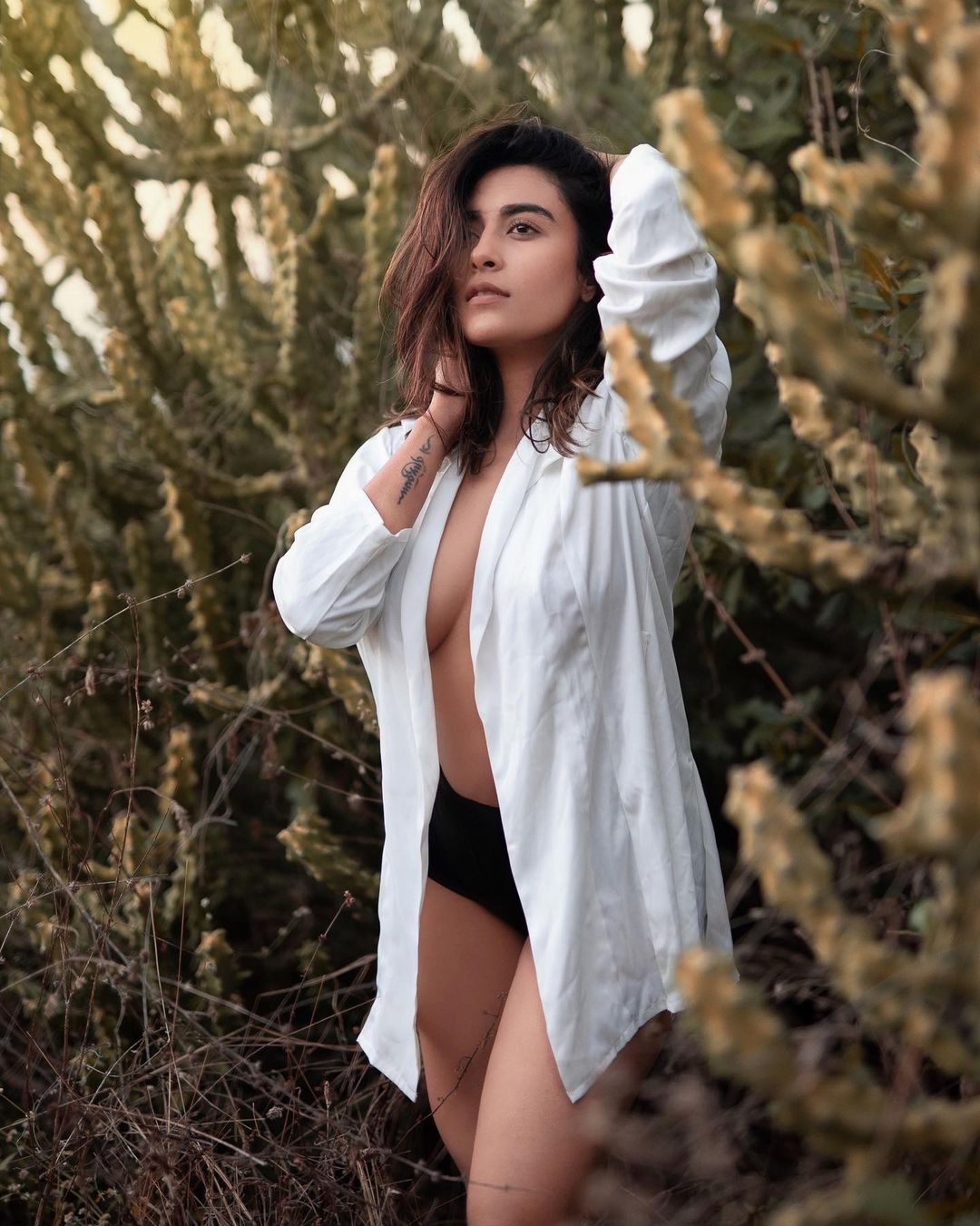 jinal joshi in black