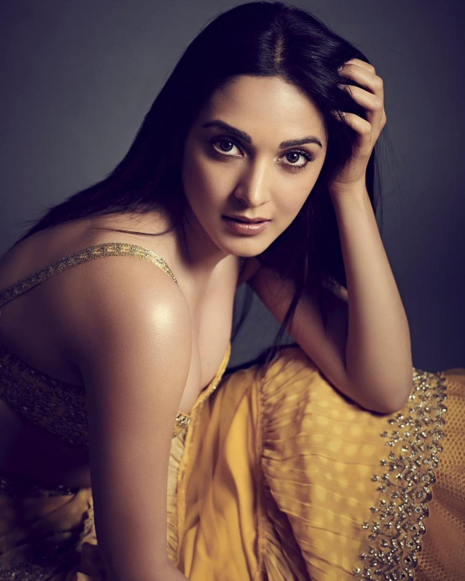 Kiara Advani Hot Photoshoot - TeluguBulletin.com