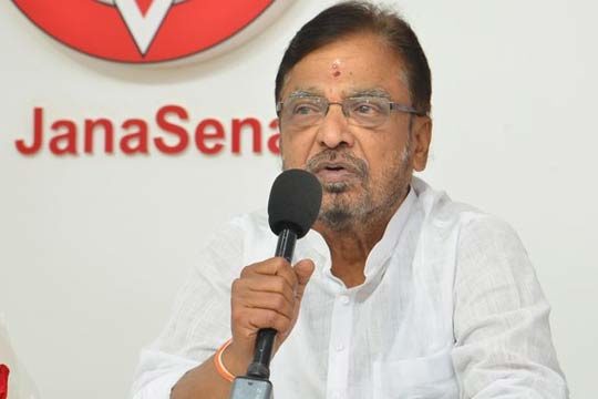 Janasena senior leader Madasu Gangadharan resigns from the party !!