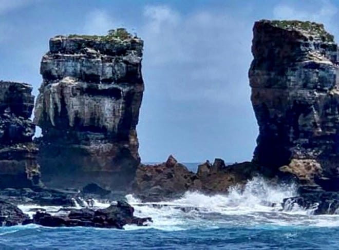 Popular Darwin’s Arch In Galapagos Islands Collapses