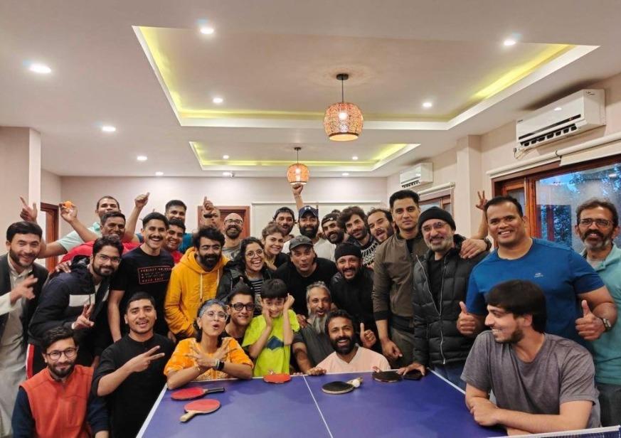 Aamir Khan, Naga Chaitanya Play Table Tennis In Ladakh