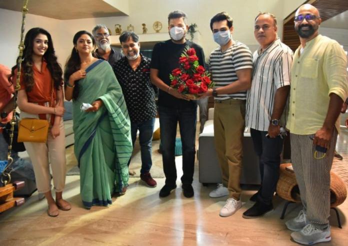 Director Shankar Pays Surprise Visit To #rapo19’s Film Set