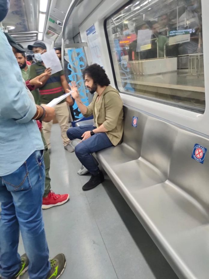 Agent Shoot: Akhil Spotted In Hyd Metro
