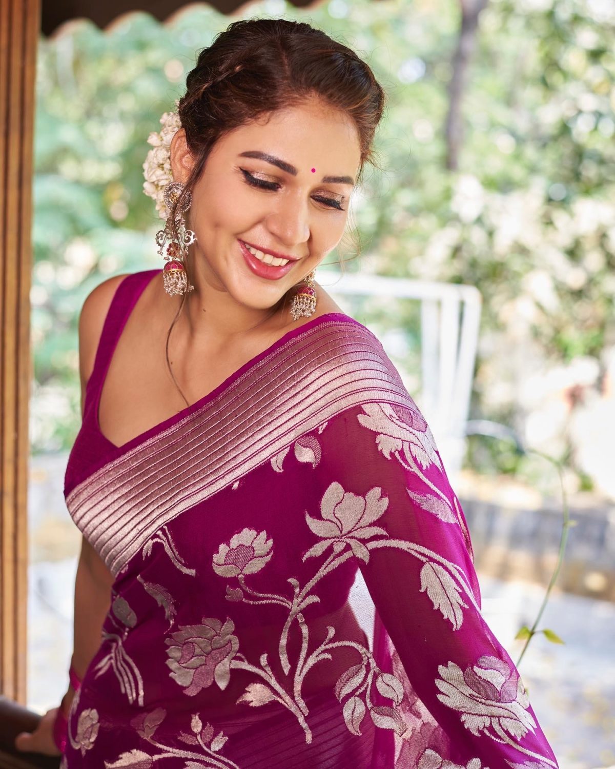 Pic Talk: Lavanya Tripathi Sizzles In Saree