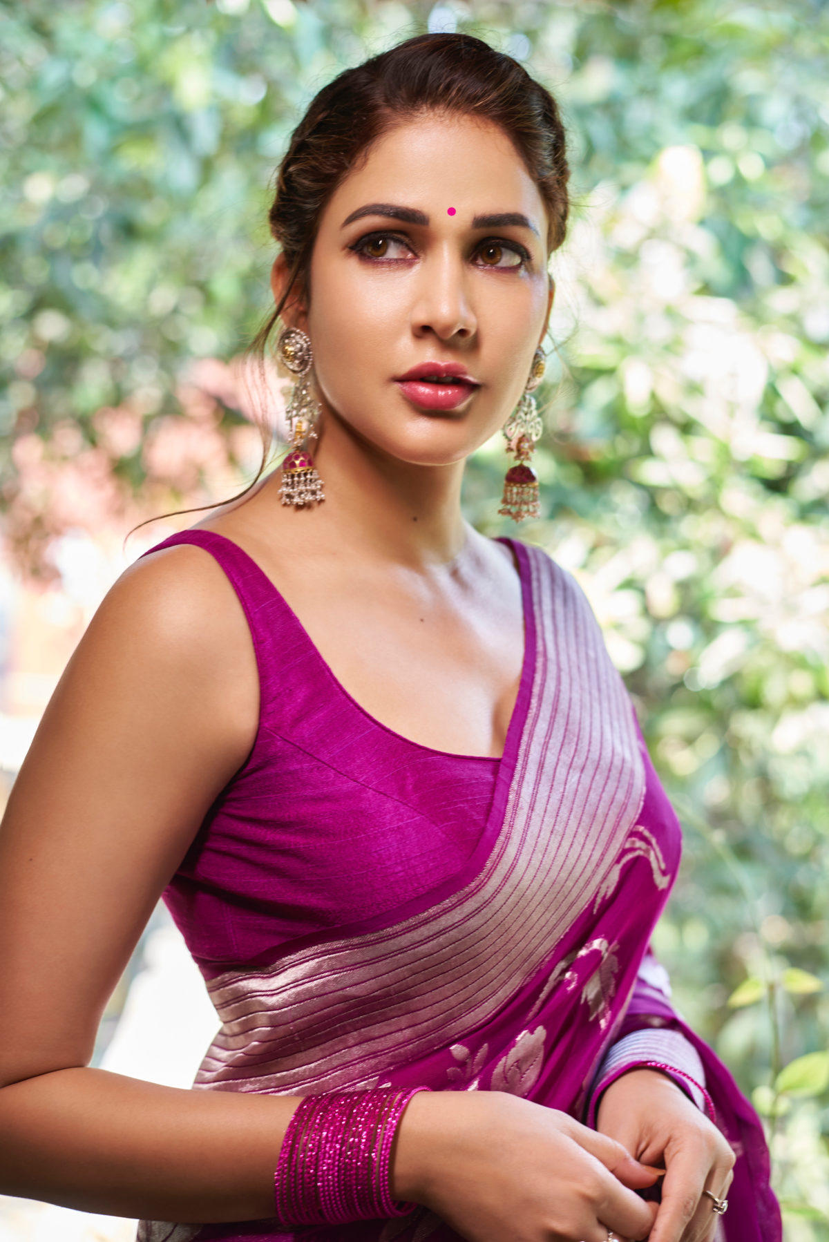 Pic Talk: Lavanya Tripathi Sizzles In Saree