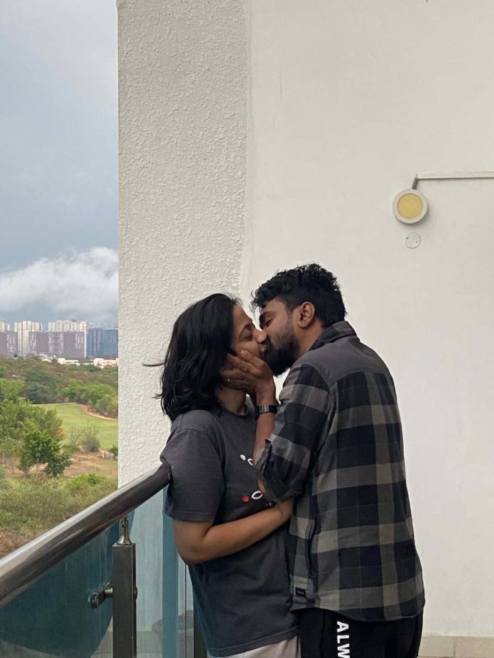 Telugu Comedian Announces His Relationship Status In Style