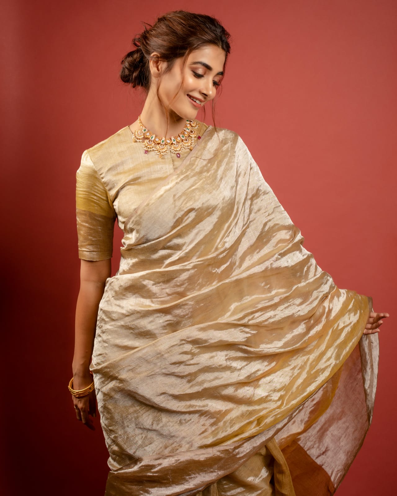 Pic Talk: Pooja Hegde Shines In Golden Saree