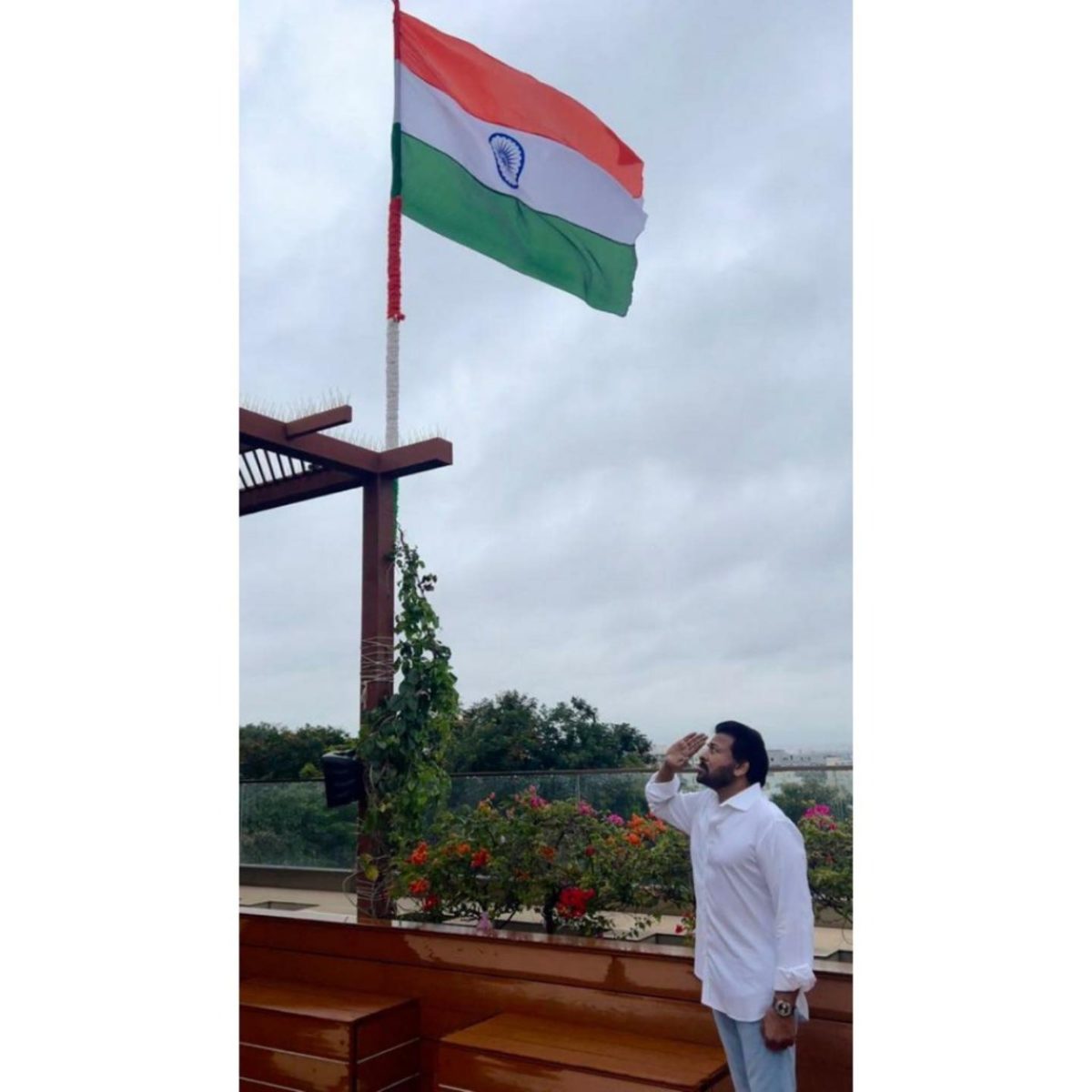 Tollywood Celebs Wish Fans On 76th Independence Day