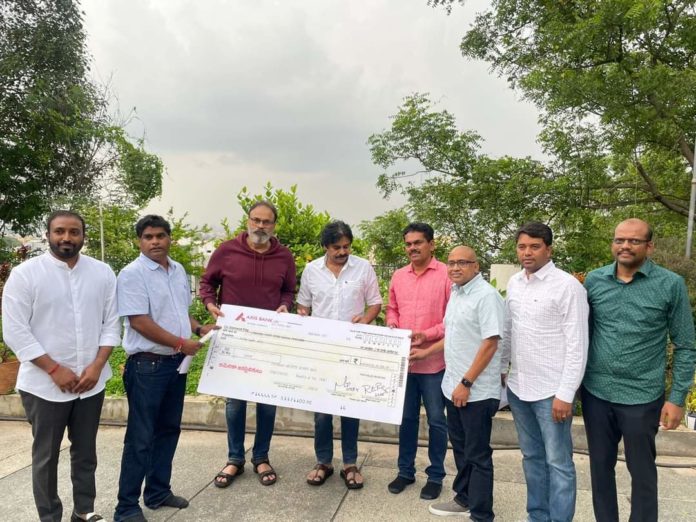 Janasena Nris Donates Hefty For Koulu Rythu Bharosa Yatra