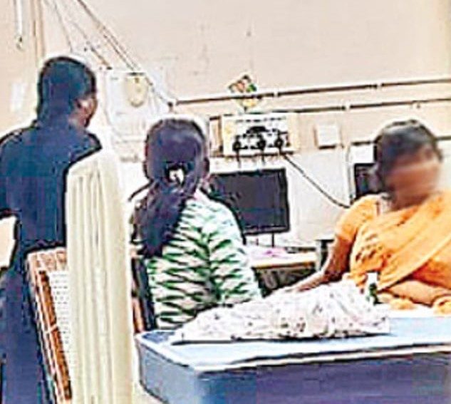 Female Staff Turns The Hospital Into A Bar In Telangana