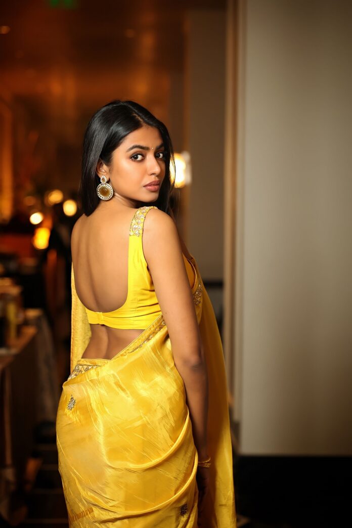 Pic Talk : Shivani Sizzles In Yellow!