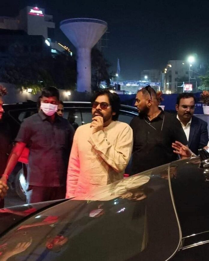 Pawan Kalyan Pulls Up In His 4 Cr Range Rover