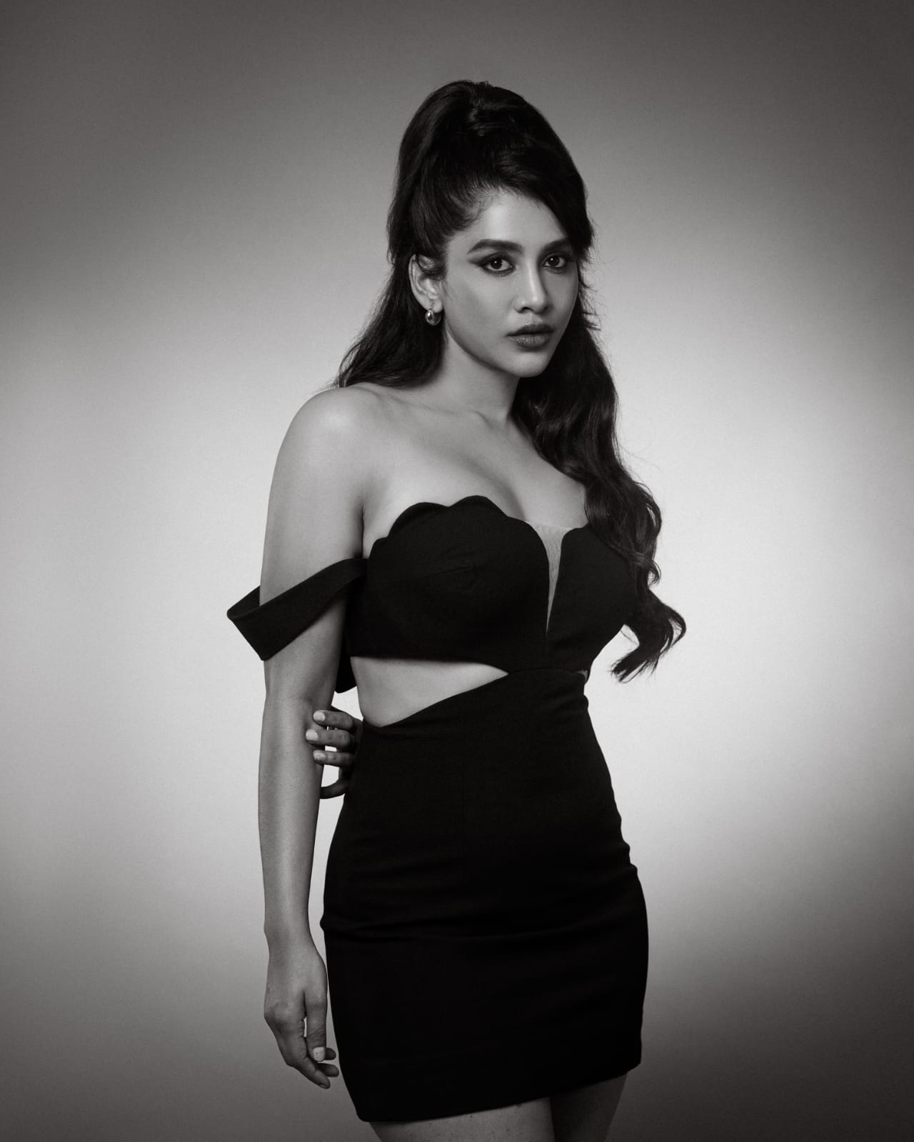 Pic Talk: Kannada Beauty Stuns In Black