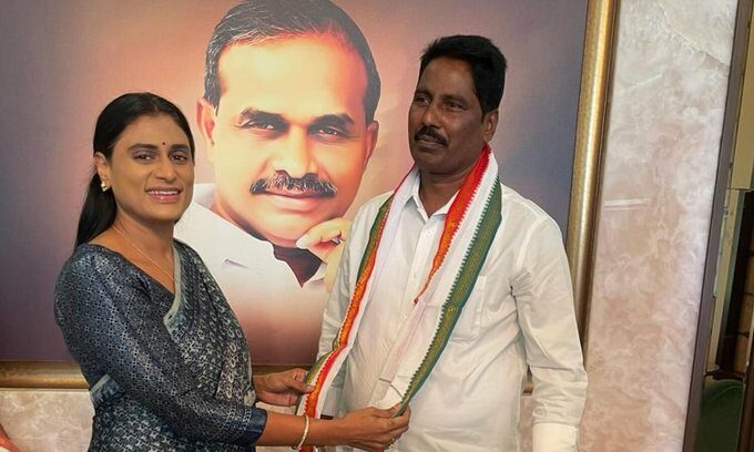 Ycp Mla Joins Congress In Sharmila’s Presence