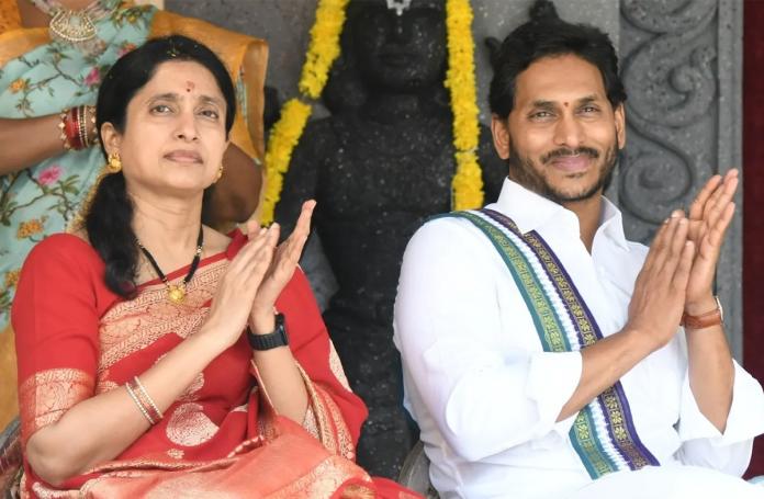 Bharathi Comes Out For Jagan’s Campaign