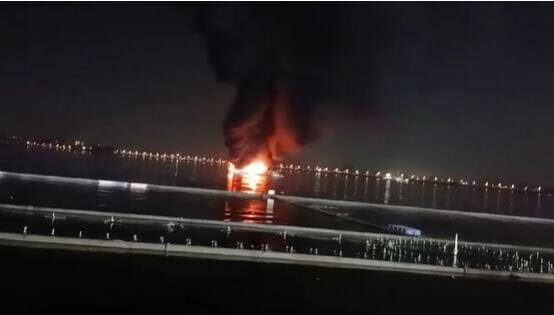 Breaking: Fire Accident @ Hussain Sagar