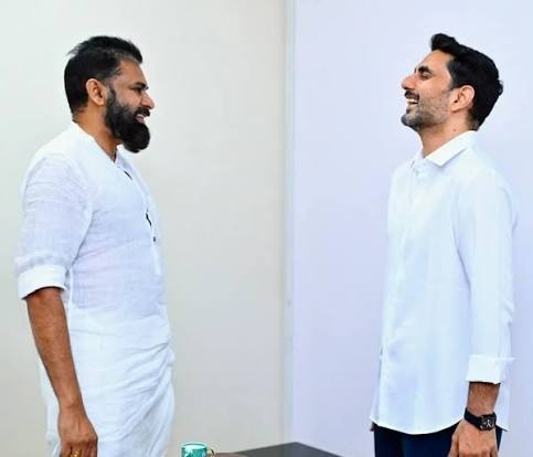 లోకేశ్ పవన్ కల్యాణ్ను 'హ్యాండ్సమ్' అని పొగిడారు