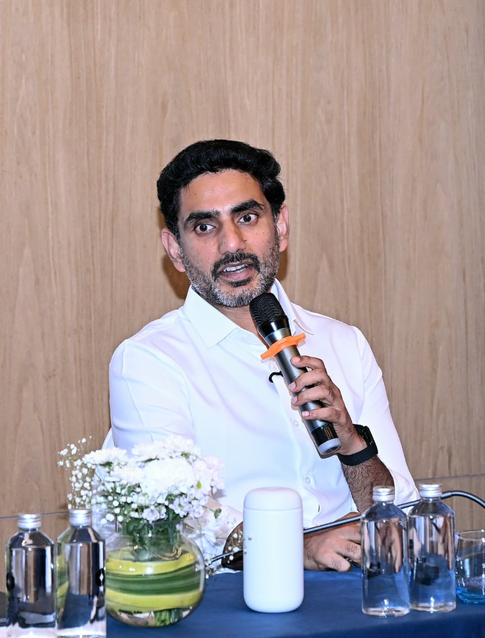 లోకేష్ అహ్మదాబాద్ పర్యటన: పెట్టుబడుల ఆఫర్
