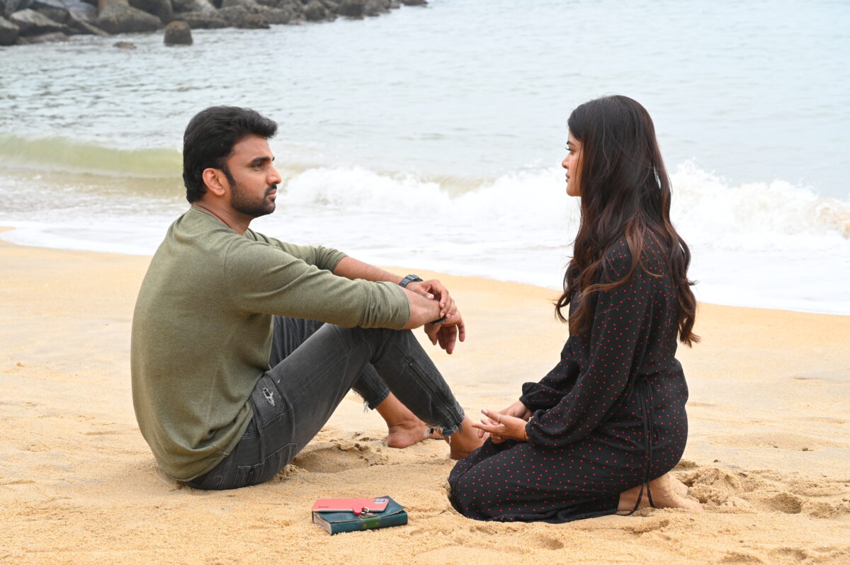మాయా లేడీ నుంచి 'చీకటో వైపున' లిరికల్ సాంగ్ విడుదల